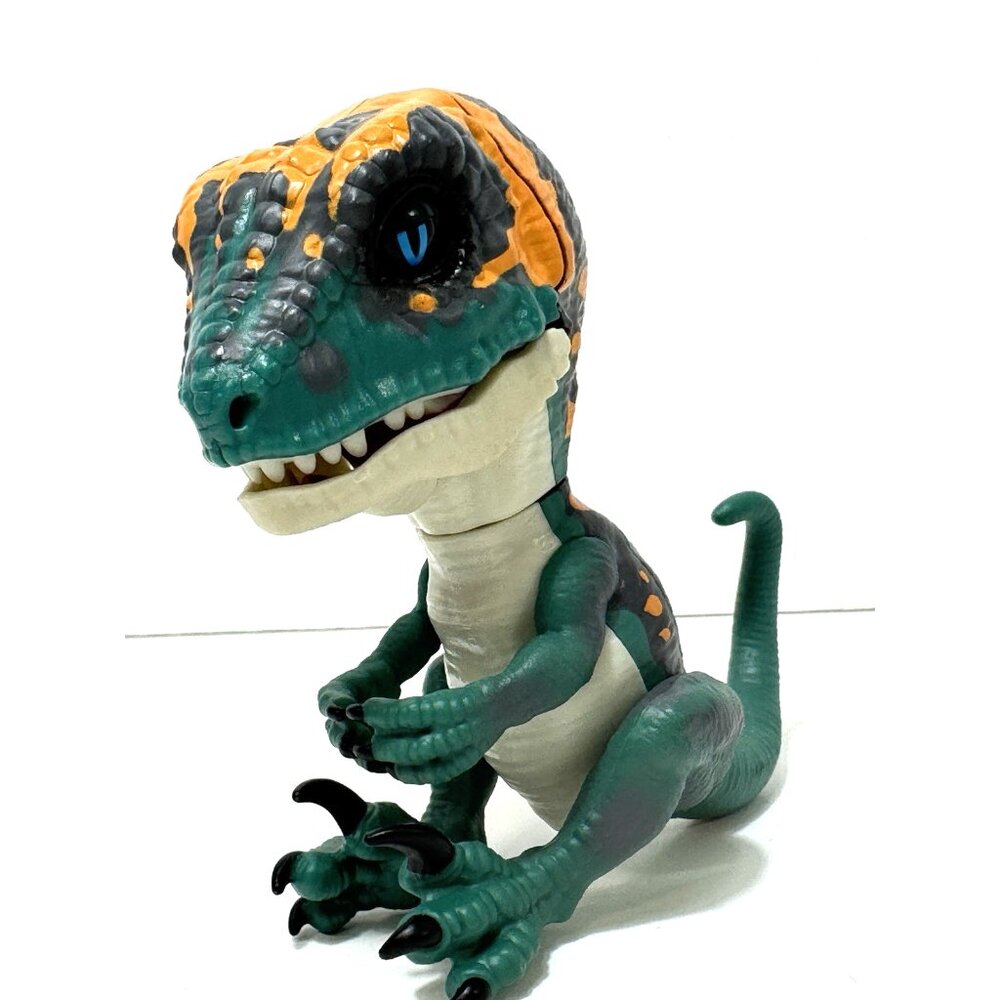 Wow Wee Untamed Raptor Fingerlings Fury Blue Interactive Dinosaur Jurassic Park